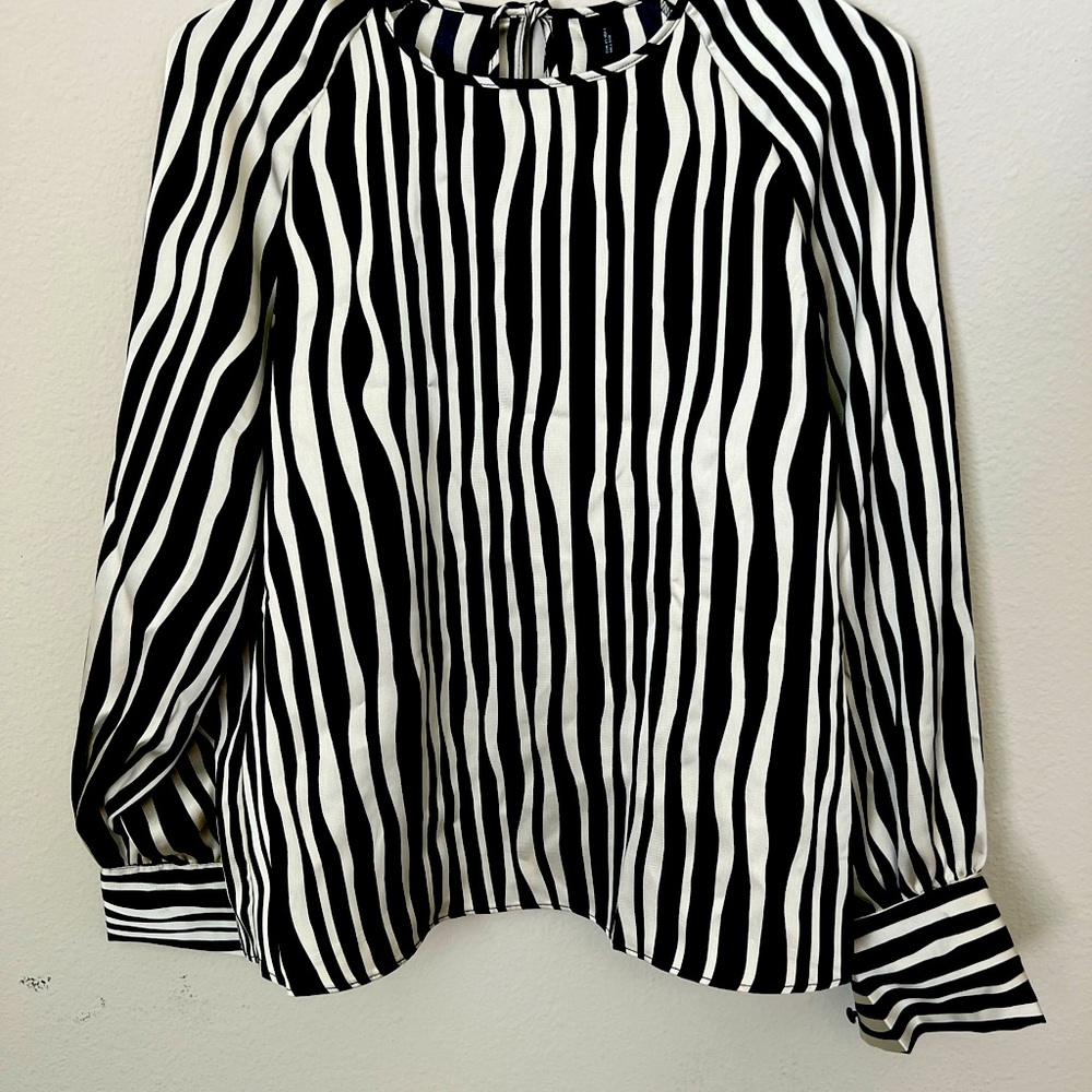 Beautiful top dress for business casual outfit choice